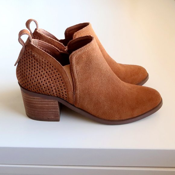 Steve Madden Shoes - Steve Madden Brown Ruebey Suede Pull-on Chelsea Block Heel Booties / Boots 7